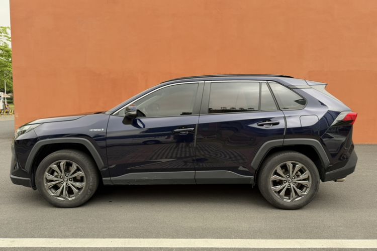 Used Toyota RAV4 2023 Dual-Engine 2.5L E-CVT Two-Wheel Drive Elite Plus Edition Exterior 5