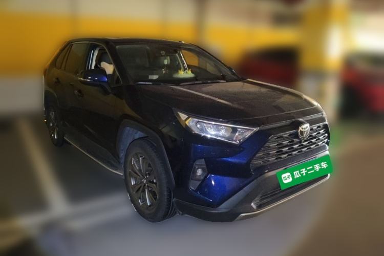 Used Toyota RAV4 2023 2.0L CVT Two-Wheel Drive Fashion Edition Front Right 45 Deg