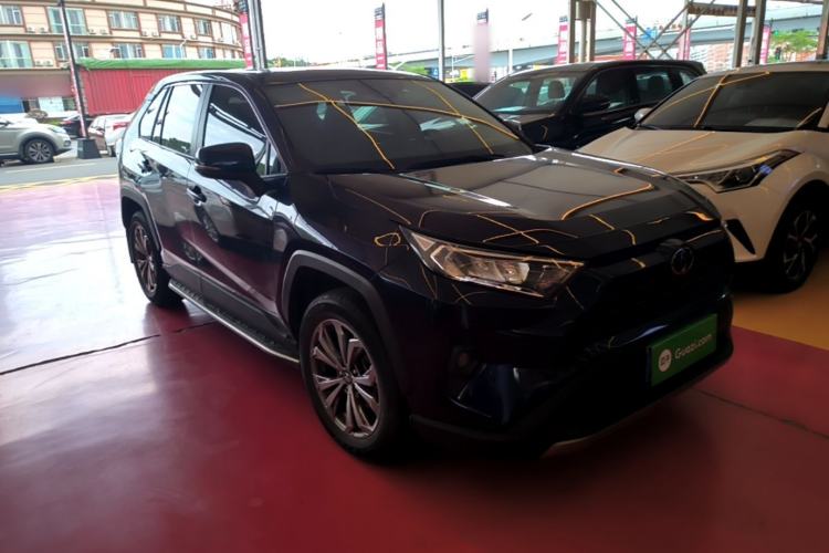 Used Toyota RAV4 2023 2.0L CVT Two-Wheel Drive Fashion Edition Front Right 45 Deg