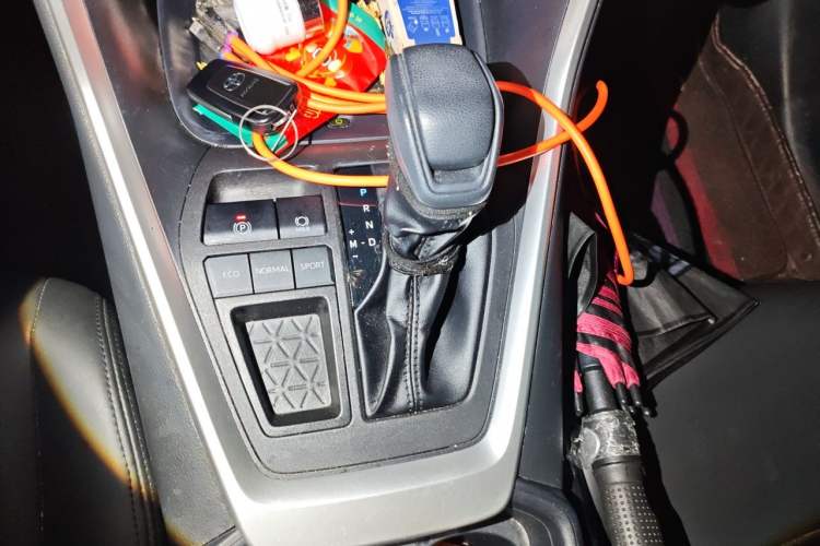 Used Toyota RAV4 2023 2.0L CVT Two-Wheel Drive Fashion Edition Gear Lever