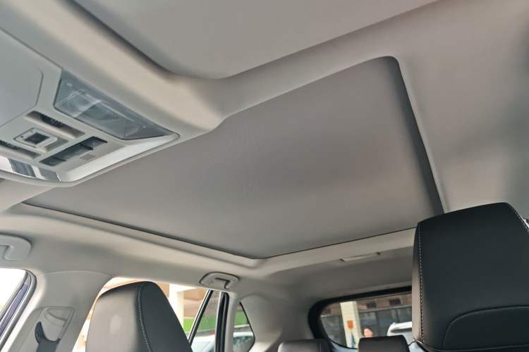 Used Toyota RAV4 2023 Dual-Engine 2.5L E-CVT Two-Wheel Drive Elite Plus Edition Headliner