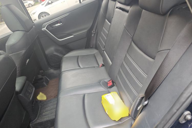 Used Toyota RAV4 2023 Dual-Engine 2.5L E-CVT Two-Wheel Drive Elite Plus Edition Interior 4