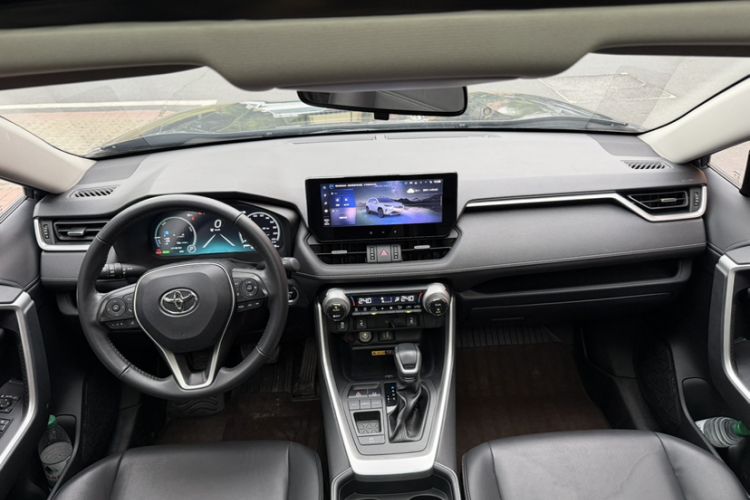 Used Toyota RAV4 2023 Dual-Engine 2.5L E-CVT Two-Wheel Drive Elite Plus Edition Interior 4