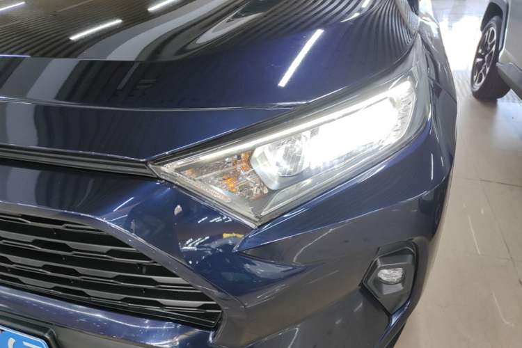 Used Toyota RAV4 2023 Dual-Motor 2.5L E-CVT Two-Wheel Drive Elite Edition Left Front Headlight