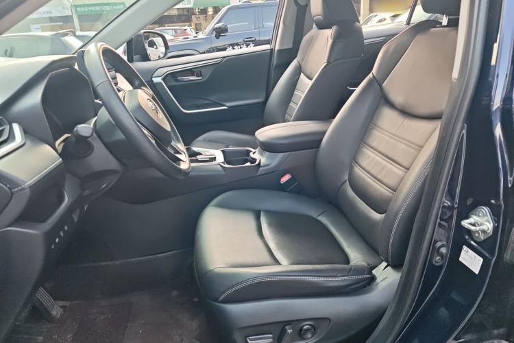 Used Toyota RAV4 2023 Dual-Engine 2.5L E-CVT Two-Wheel Drive Elite Plus Edition Left Front Seat