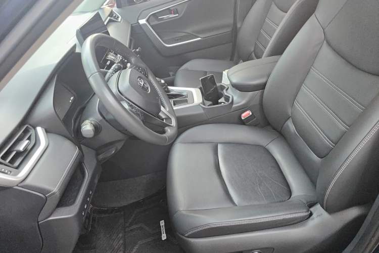 Used Toyota RAV4 2023 2.0L CVT Two-Wheel Drive Fashion Plus Edition Left Front Seat