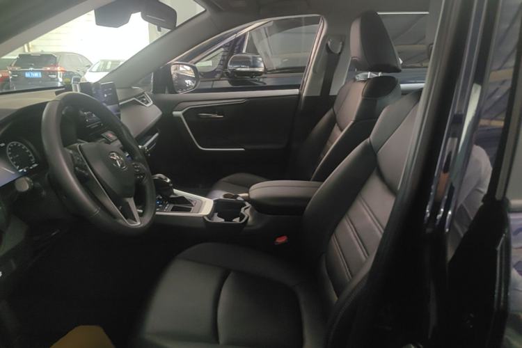 Used Toyota RAV4 2023 2.0L CVT Two-Wheel Drive Fashion Plus Edition Left Front Seat