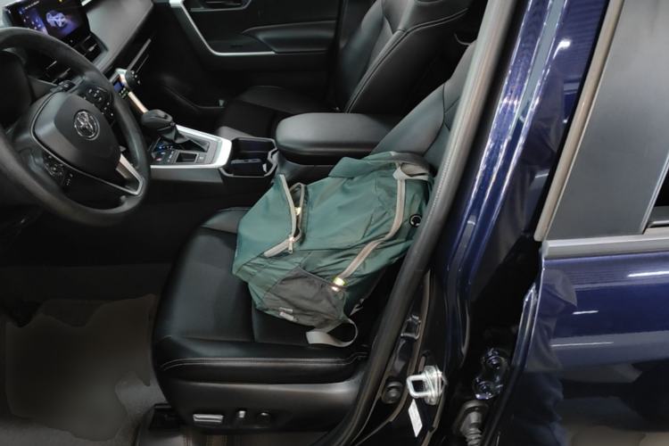 Used Toyota RAV4 2023 Dual-Motor 2.5L E-CVT Two-Wheel Drive Elite Edition Left Front Seat