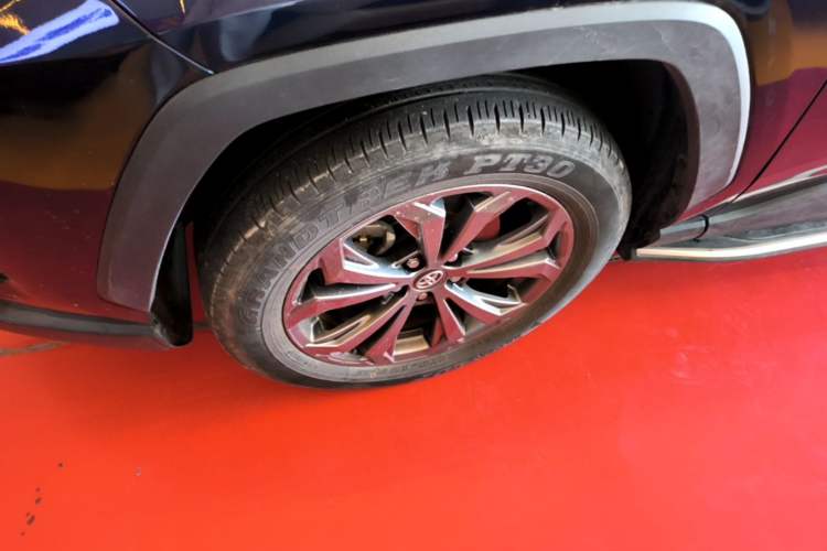 Used Toyota RAV4 2023 2.0L CVT Two-Wheel Drive Fashion Edition Left Front Wheel Hub