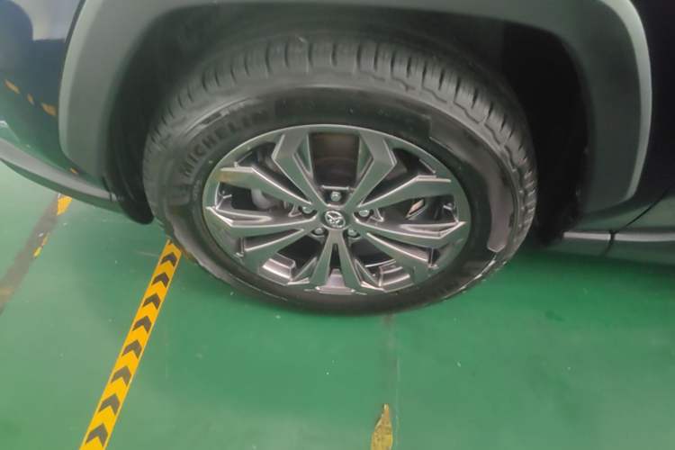 Used Toyota RAV4 2023 2.0L CVT Two-Wheel Drive Fashion Plus Edition Left Front Wheel Hub