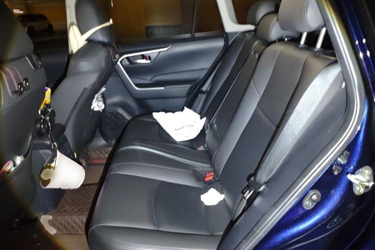 Used Toyota RAV4 2023 2.0L CVT Two-Wheel Drive Fashion Edition Left Rear Seat