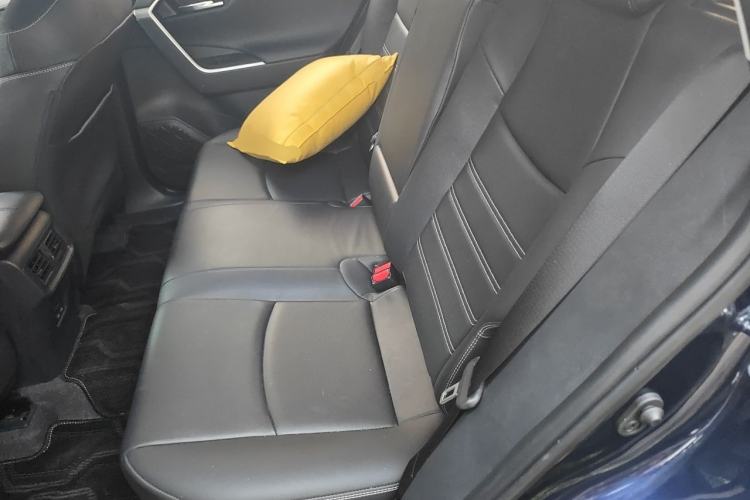 Used Toyota RAV4 2023 2.0L CVT Two-Wheel Drive Fashion Plus Edition Left Rear Seat