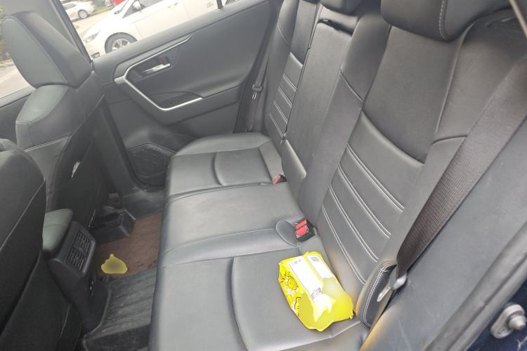 Used Toyota RAV4 2023 Dual-Engine 2.5L E-CVT Two-Wheel Drive Elite Plus Edition Left Rear Seat