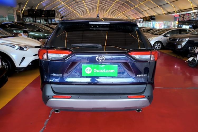 Used Toyota RAV4 2023 2.0L CVT Two-Wheel Drive Fashion Edition Rear