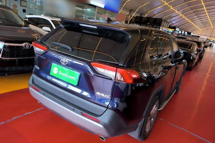 Used Toyota RAV4 2023 2.0L CVT Two-Wheel Drive Fashion Edition Rear Right 45 Deg