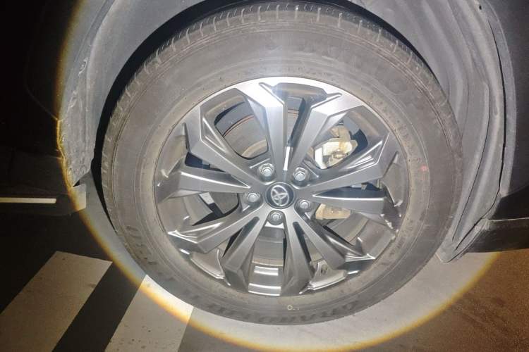 Used Toyota RAV4 2023 2.0L CVT Two-Wheel Drive Fashion Edition Right Front Wheel Hub