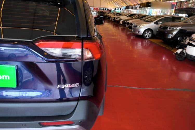 Used Toyota RAV4 2023 2.0L CVT Two-Wheel Drive Fashion Edition Right Rear Taillight