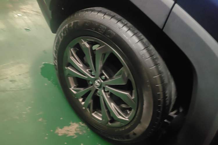 Used Toyota RAV4 2023 2.0L CVT Two-Wheel Drive Fashion Plus Edition Right Rear Wheel Hub