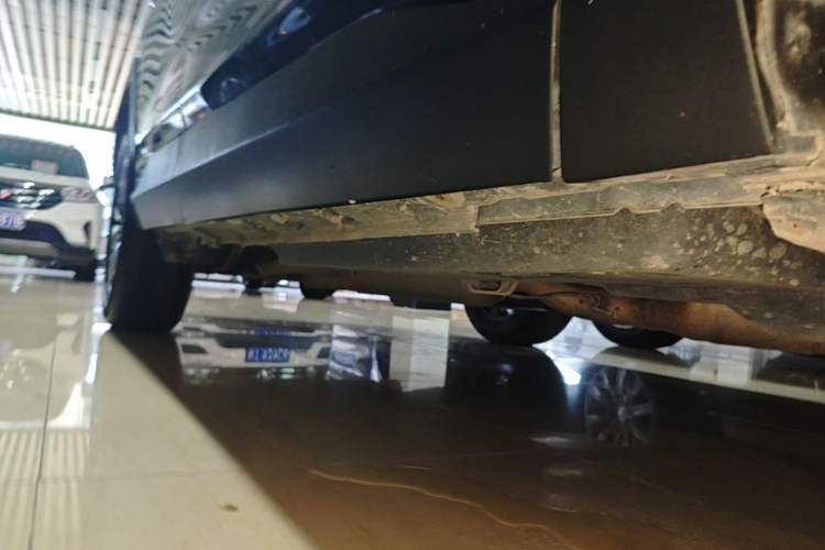 Used Toyota RAV4 2023 Dual-Motor 2.5L E-CVT Two-Wheel Drive Elite Edition Right Side Sill