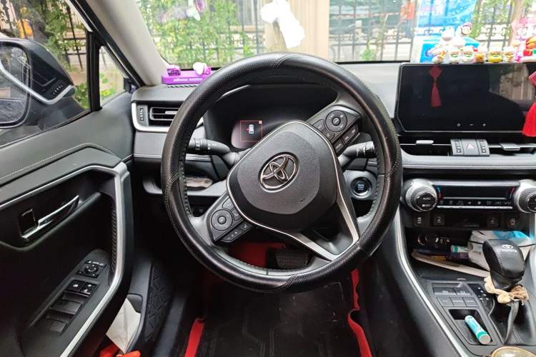 Used Toyota RAV4 2023 2.0L CVT Two-Wheel Drive Fashion Plus Edition Steering Wheel
