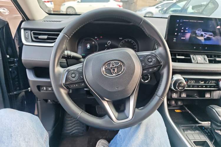 Used Toyota RAV4 2023 Dual-Engine 2.5L E-CVT Two-Wheel Drive Elite Plus Edition Steering Wheel
