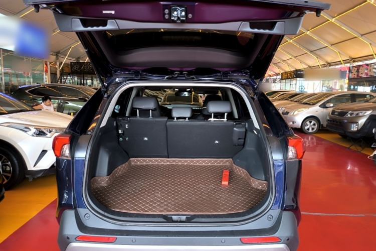Used Toyota RAV4 2023 2.0L CVT Two-Wheel Drive Fashion Edition Trunk