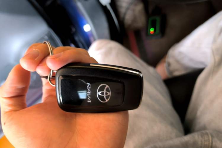 Used Toyota RAV4 2023 2.0L CVT Two-Wheel Drive Fashion Edition Vehicle Key