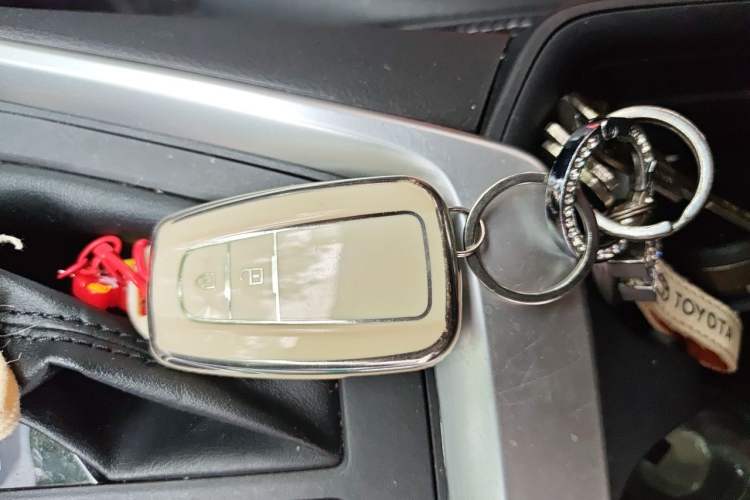 Used Toyota RAV4 2023 2.0L CVT Two-Wheel Drive Fashion Plus Edition Vehicle Key