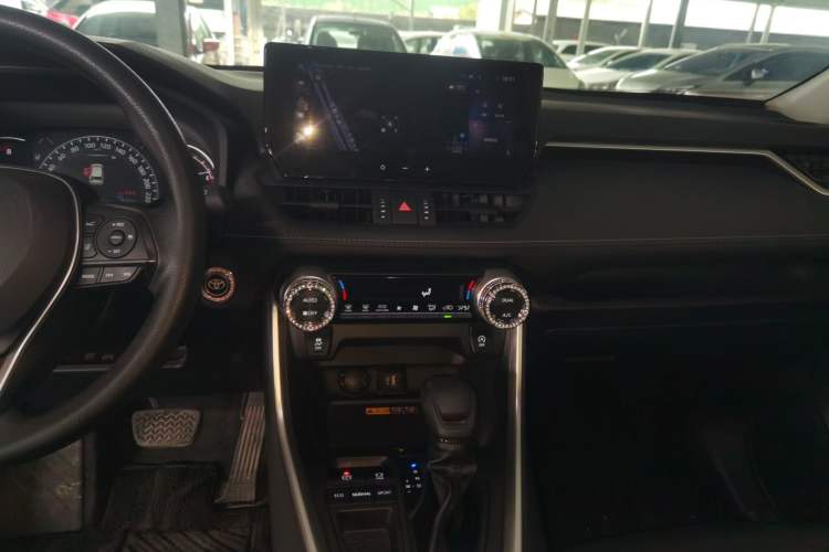 Used Toyota RAV4 2023 2.0L CVT Two-Wheel Drive Fashion Edition Audio And AC Panel