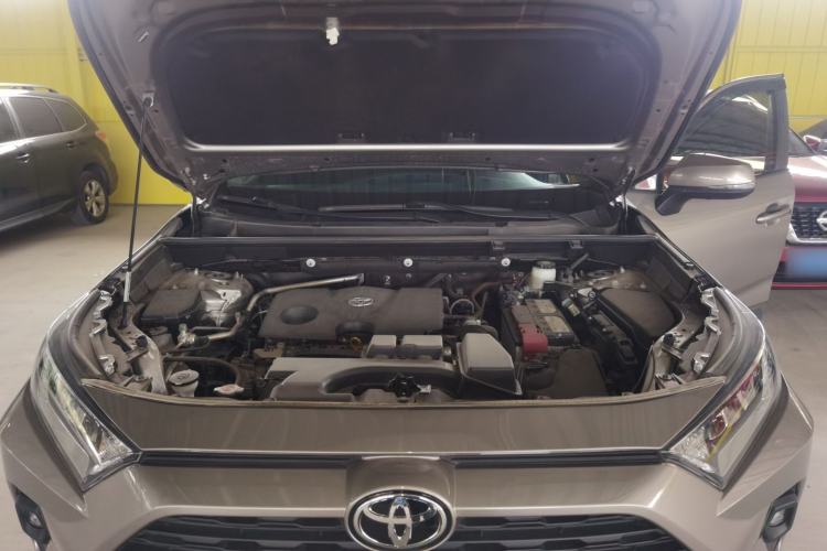 Used Toyota RAV4 2023 2.0L CVT Two-Wheel Drive Fashion Edition Engine Bay