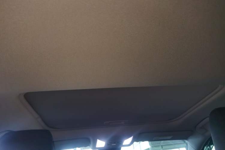 Used Toyota RAV4 2023 2.0L CVT Two-Wheel Drive Fashion Edition Headliner