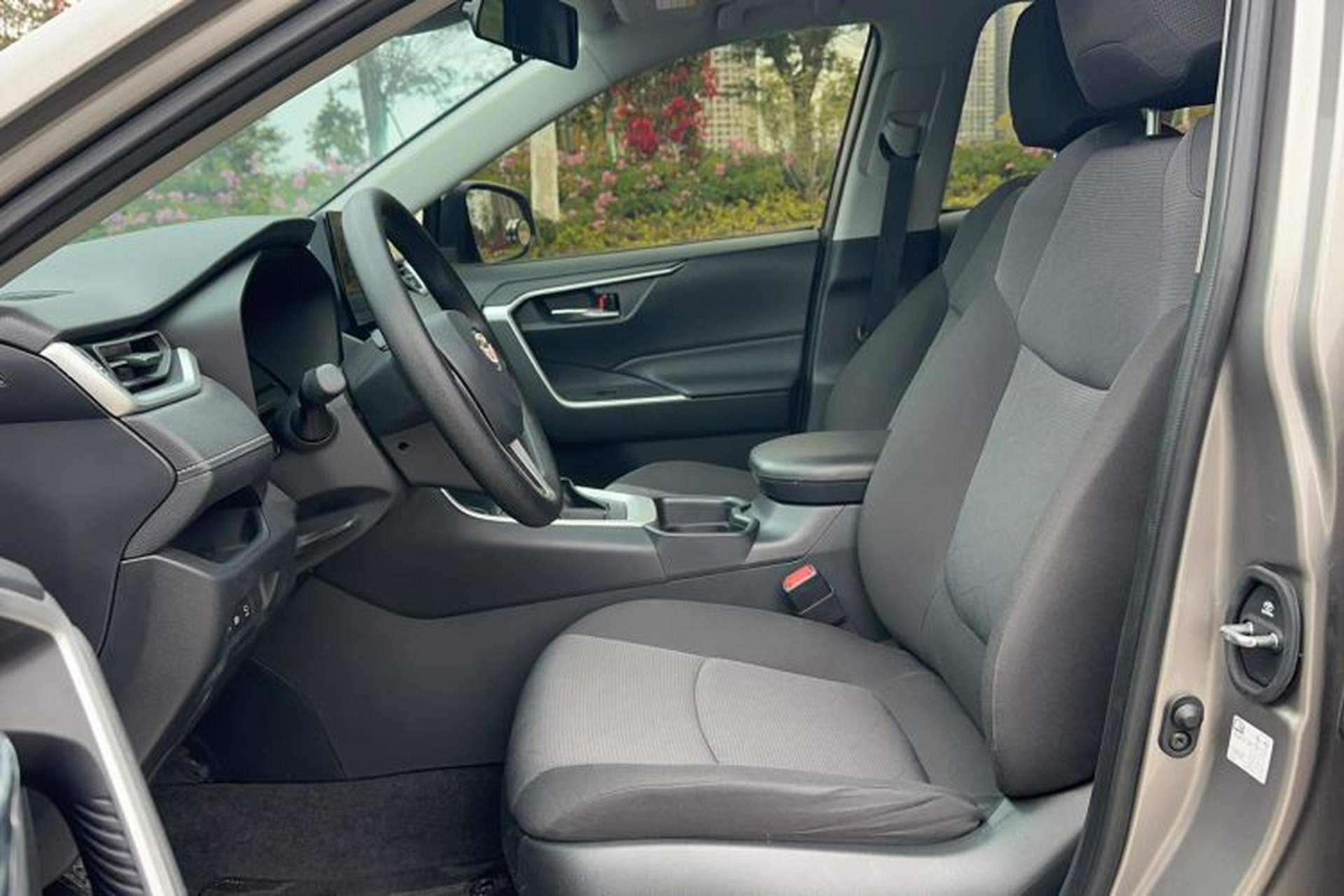 Used Toyota RAV4 2023 2.0L CVT Two-Wheel Drive Fashion Edition Left Front Seat