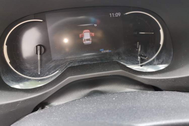 Used Toyota RAV4 2023 2.0L CVT Two-Wheel Drive Fashion Edition Odometer Close Up