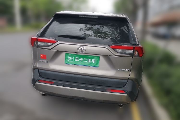 Used Toyota RAV4 2023 2.0L CVT Two-Wheel Drive Fashion Edition Rear