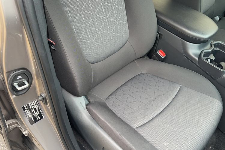 Used Toyota RAV4 2023 2.0L CVT Two-Wheel Drive Fashion Edition Right Front Seat