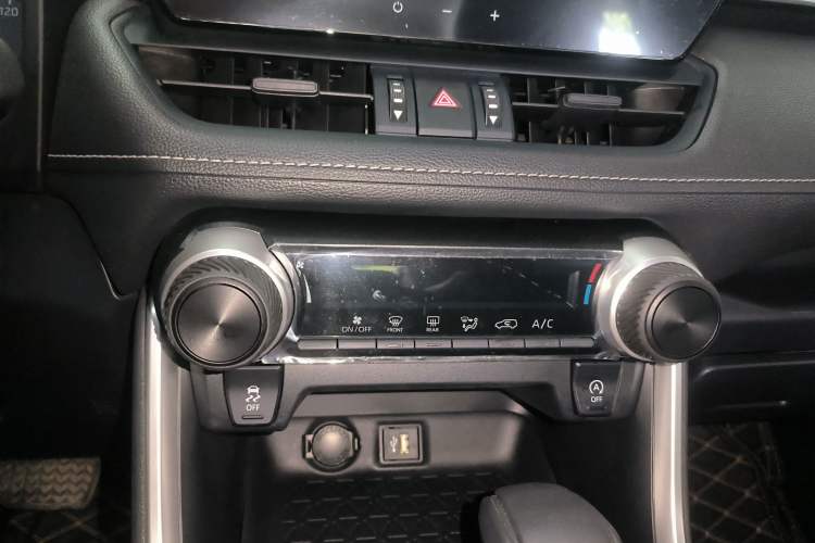 Used Toyota RAV4 2023 2.0L CVT Two-Wheel Drive Urban Edition Audio And AC Panel