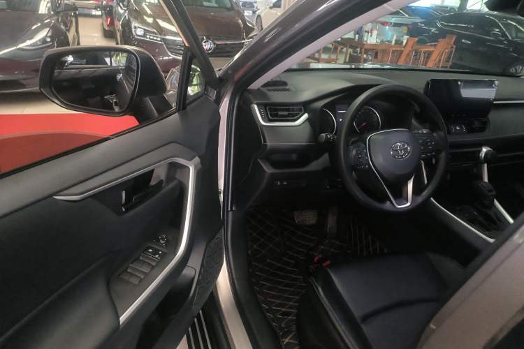 Used Toyota RAV4 2023 2.0L CVT Two-Wheel Drive Urban Edition Driver Seat