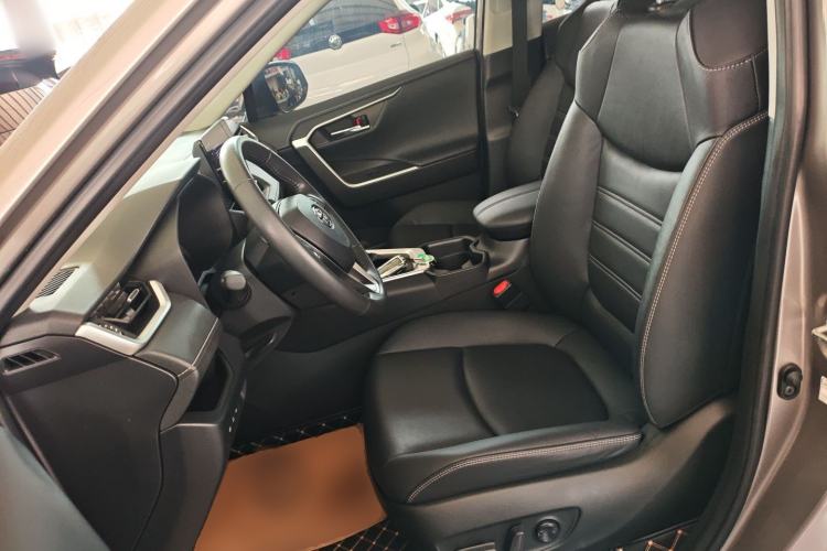 Used Toyota RAV4 2023 2.0L CVT Two-Wheel Drive Fashion Plus Edition Left Front Seat