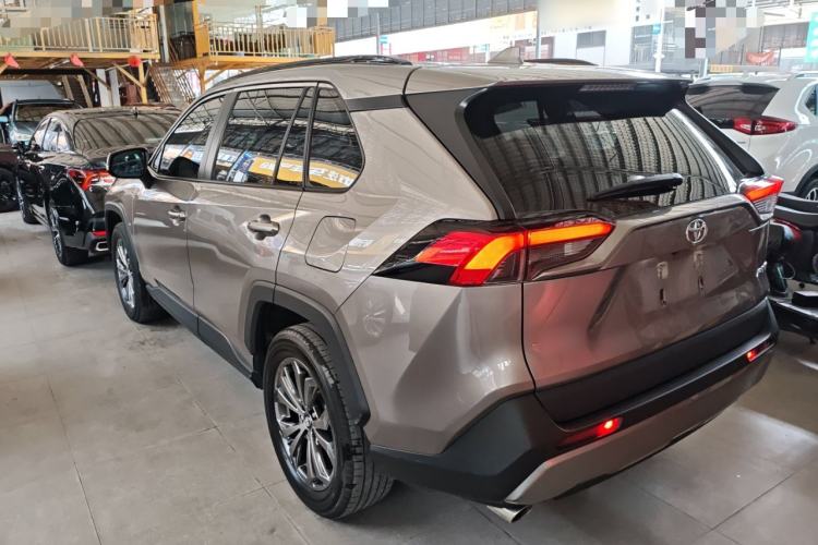 Used Toyota RAV4 2023 2.0L CVT Two-Wheel Drive Fashion Plus Edition Rear Left 45 Deg