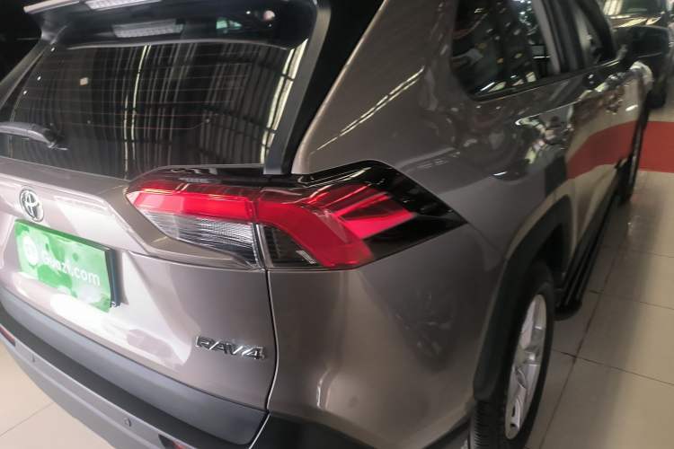 Used Toyota RAV4 2023 2.0L CVT Two-Wheel Drive Urban Edition Right Rear Taillight