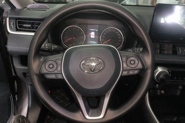 Used Toyota RAV4 2023 2.0L CVT Two-Wheel Drive Urban Edition Steering Wheel