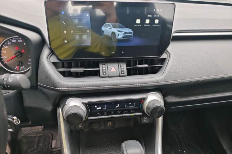 Used Toyota RAV4 2023 2.0L CVT Two-Wheel Drive Urban Edition Audio And AC Panel
