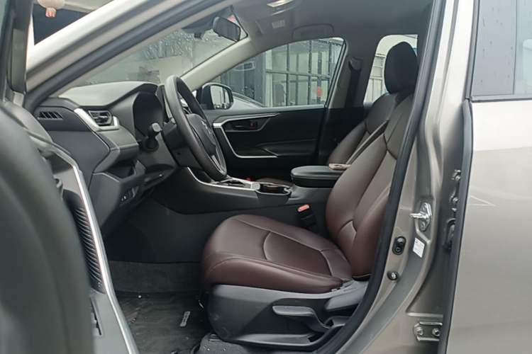 Used Toyota RAV4 2023 2.0L CVT Two-Wheel Drive Urban Edition Driver Seat