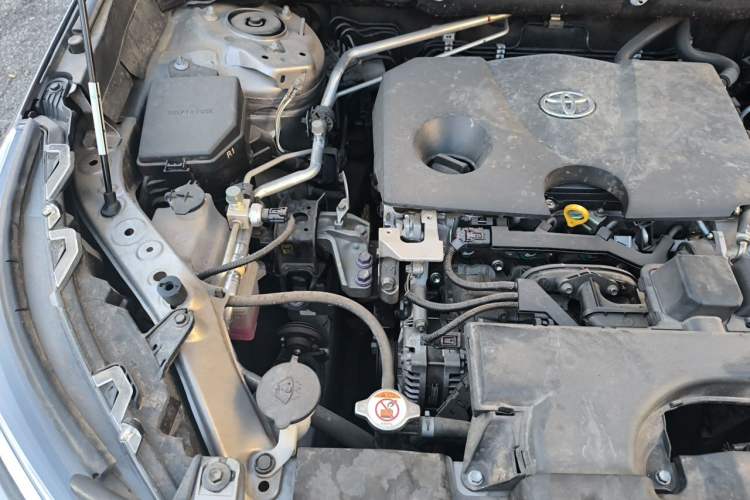 Used Toyota RAV4 2023 2.0L CVT Two-Wheel Drive Fashion Edition Engine Bay Right