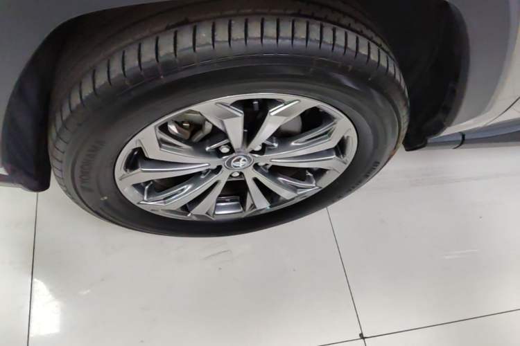 Used Toyota RAV4 2023 2.0L CVT Two-Wheel Drive Fashion Plus Edition Exterior 4