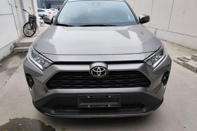 Used Toyota RAV4 2023 2.0L CVT Two-Wheel Drive Fashion Edition Front