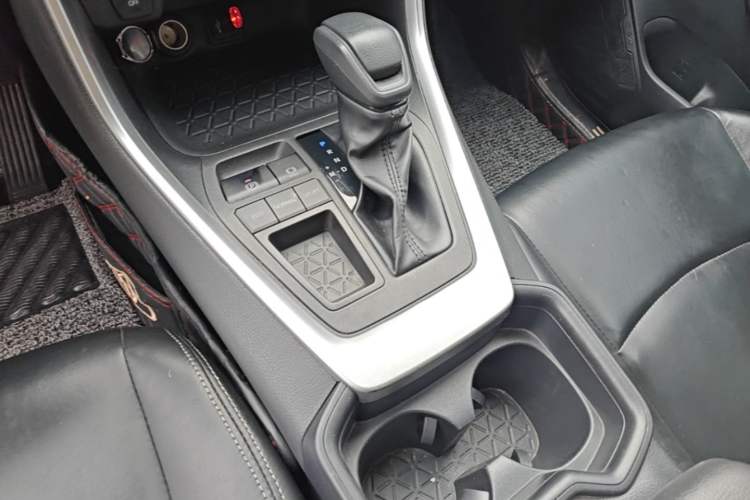 Used Toyota RAV4 2023 2.0L CVT Two-Wheel Drive Urban Edition Gear Lever