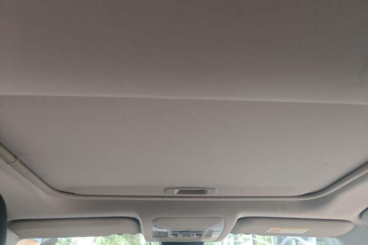 Used Toyota RAV4 2023 2.0L CVT Two-Wheel Drive Fashion Edition Headliner