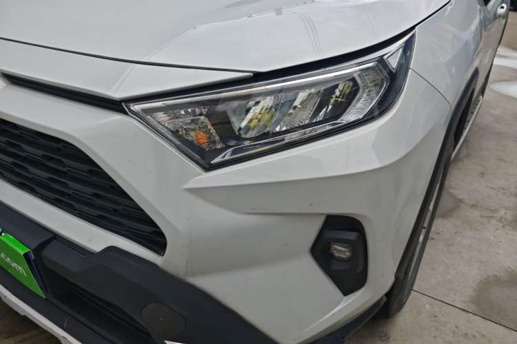 Used Toyota RAV4 2023 2.0L CVT Two-Wheel Drive Urban Edition Left Front Headlight