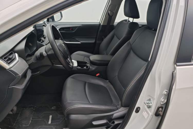 Used Toyota RAV4 2023 2.0L CVT Two-Wheel Drive Urban Edition Left Front Seat